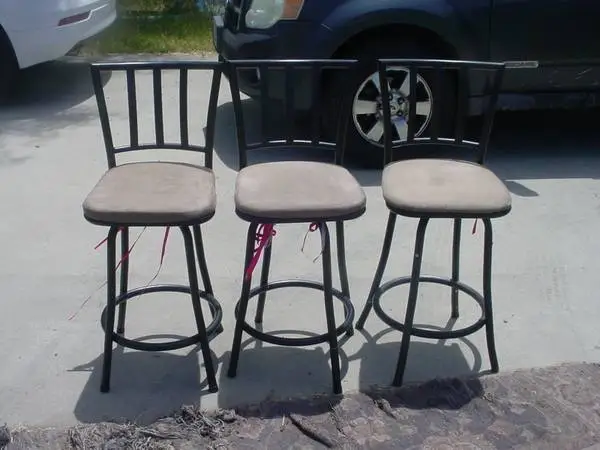 3 swivel barstools
