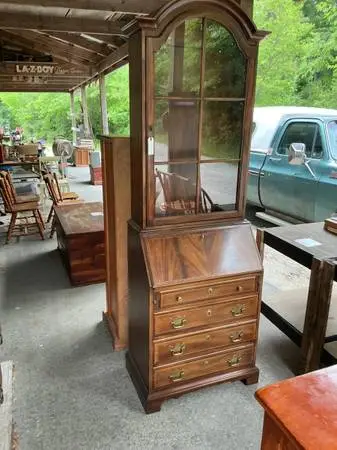 Secretary walnut