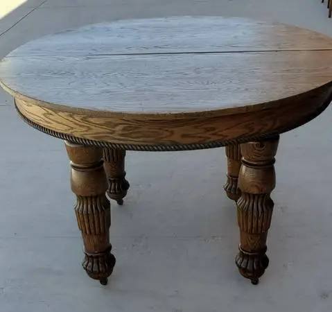 Unusual Antique 45 Round Quarter Sawn Oak Table With 2 9leaves