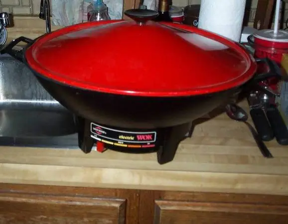 WOK Westbend Skillet Red Electric Fry Pan Variable Temp Cooker 79525