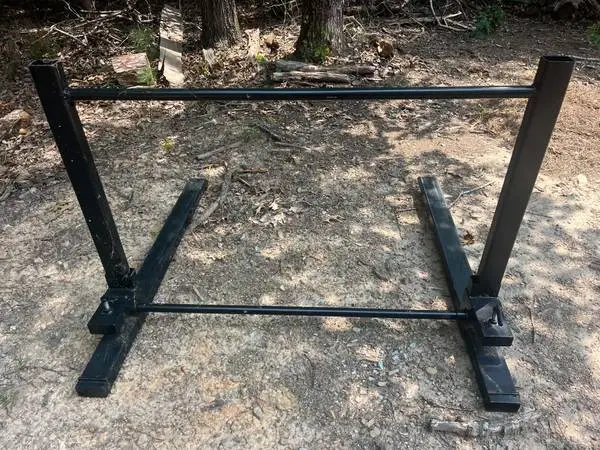 PALLETE FORKS FOR A BUCKET