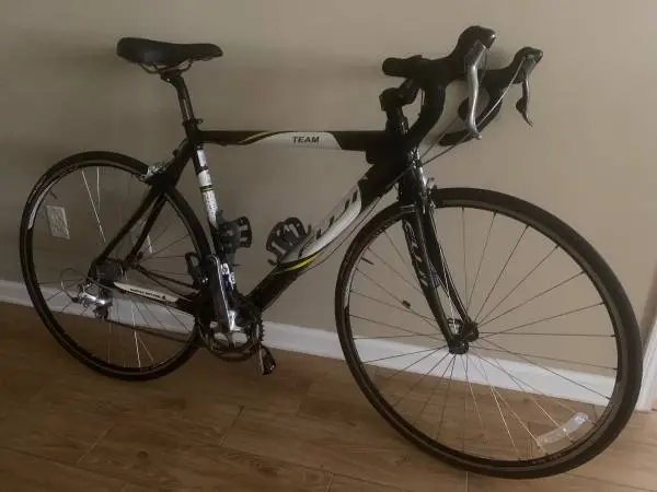 FUJI TEAM Carbon Fiber Road Bike
