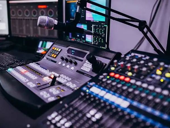 I want to buy Studio Equipment!!!!! *******Cash******