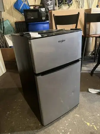 Whirlpool Mini-Fridge