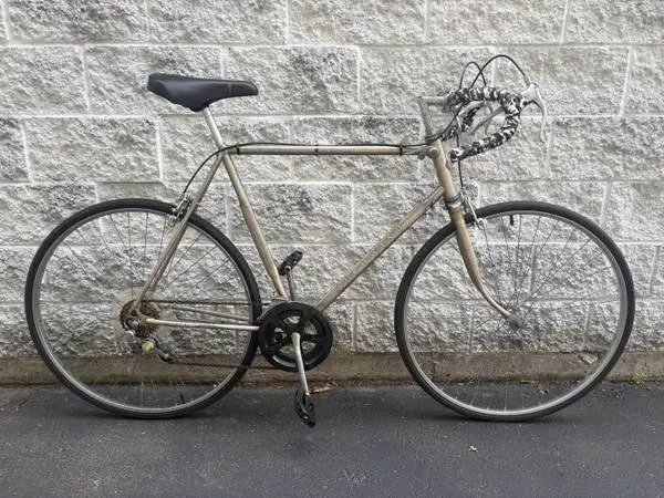 Huffy 12-speed commuter road bike MED / LGE for riders 59 to 61