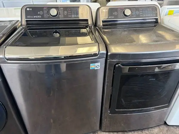 Black Stainless LG 5.2Cf No Agitator Tub Washer & Dryer Set