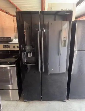 Black Samsung Refrigerator And Freezer