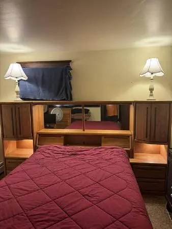 Bedroom Deluxe Pier Bed Wall Unit For Queen Size Bed. No Bed