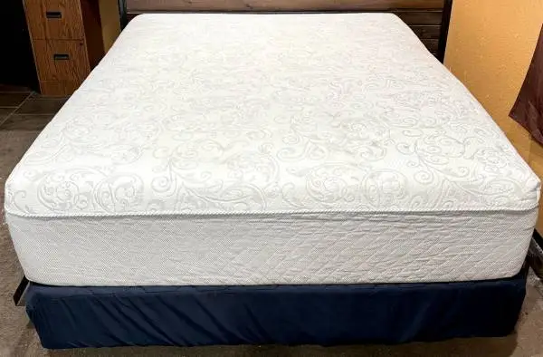 Quality Queen Sleep Innovation Hybrid Plush Mattress Box Spring