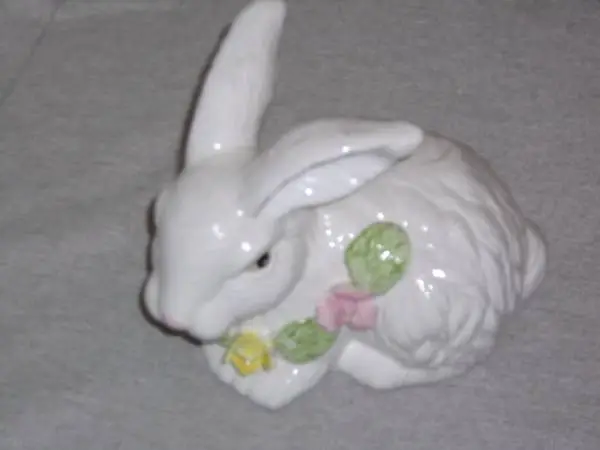 CUTE CERAMIC BUNNY