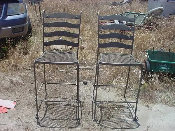 2 metal barstools 26 inch seat height