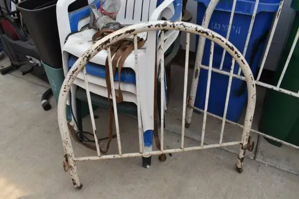 Single bed frame