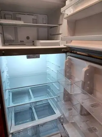 Refrigerator top freezer like Brand new 6 months warranty