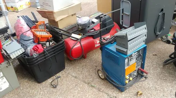 Back Yard Garage Sale - Lots of Great Stuff!