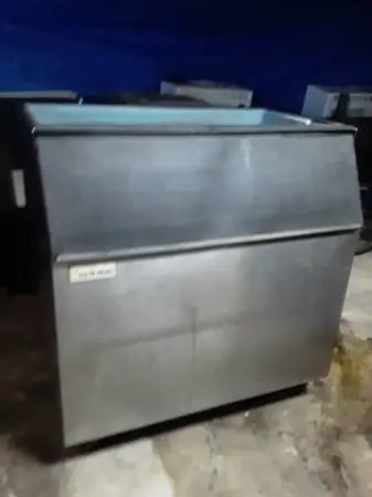 Ice-o-matic Storage Bin. Great condition.#B100