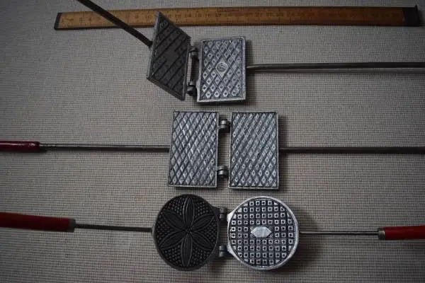 Vintage Pizzelle Molds (3)
