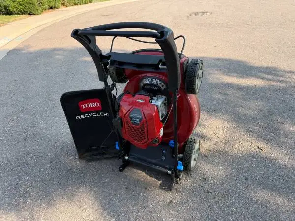 Recycler 22 in. Briggs & Stratton SmartStow Lawn Mower