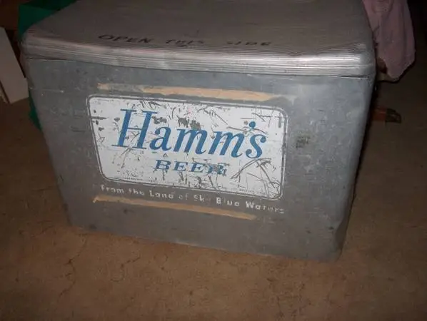 HAMMS ALUMINUM BEER COOL VERY OLD AND RARE.