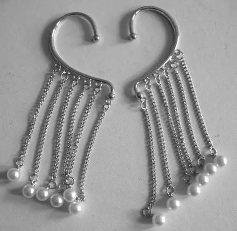 NEW Fabulous pair of Ear climber Earrings with fringe and pearls