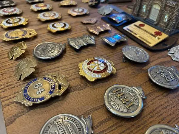 CHICAGO FIRE DEPARTMENT BADGES WANTED