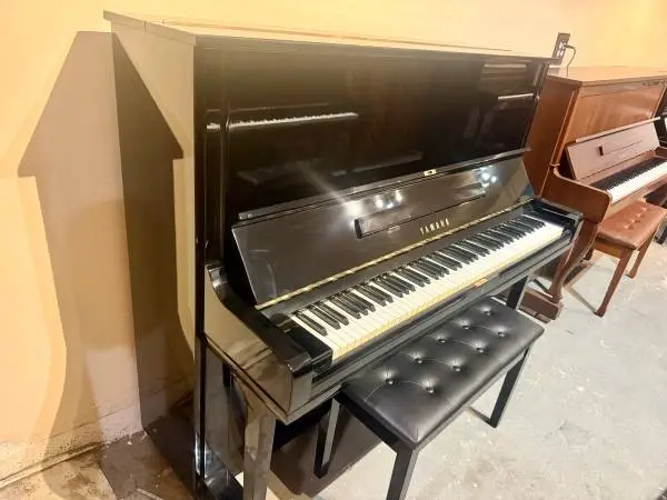 Yamaha U Series Upright Piano for Sale – Great Condition, Tuned & Ready