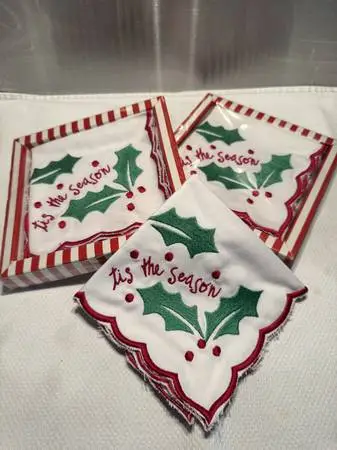 Tis The Season Cloth Bevage Napkins by Z Gallerie