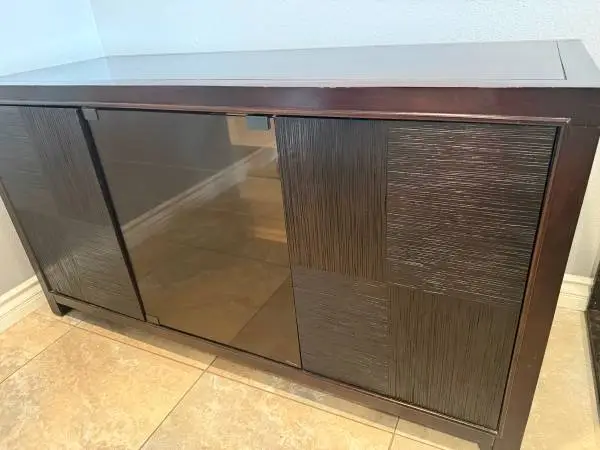 Media cabinet/ low accent cabinet