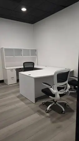 EXECUTIVE DESK U SHAPE WITH HUTCH GLASS DOORS WHITE