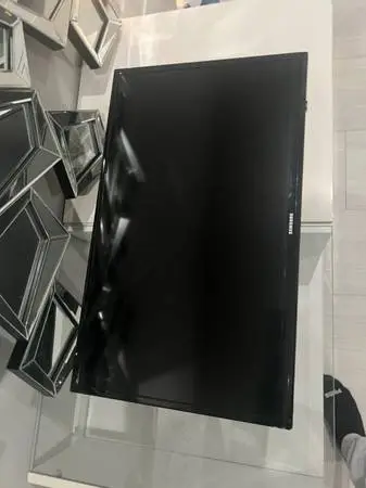 32 inch Samsung TV