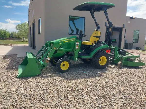 2022 John Deere 1025 R Tractor w/ loader and GM 4060 rear finish mower