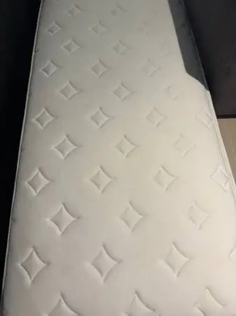 2 Twin Beds