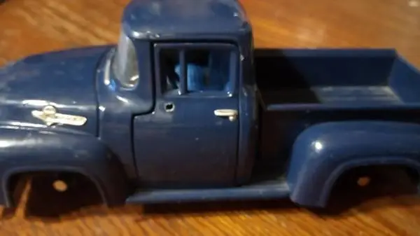 Diecast truck and cars for parts