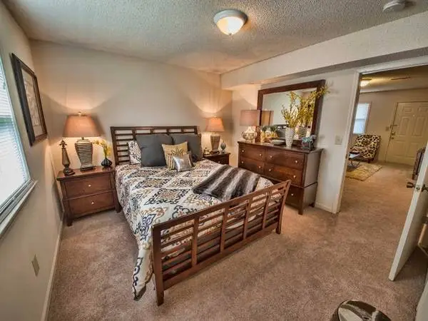 We meet all your must haves! Great amenities! Fantastic 1 bed 1 bath