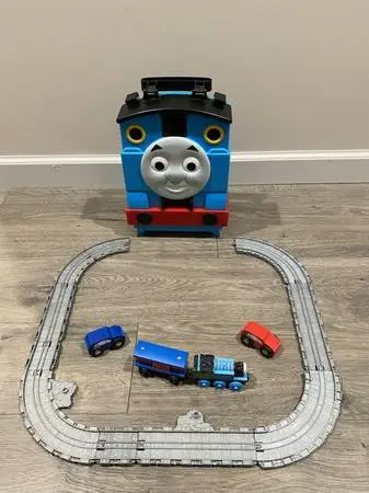 THOMAS THE TRAIN & FRIENDS VINTAGE CARRYING CASE with TRACK