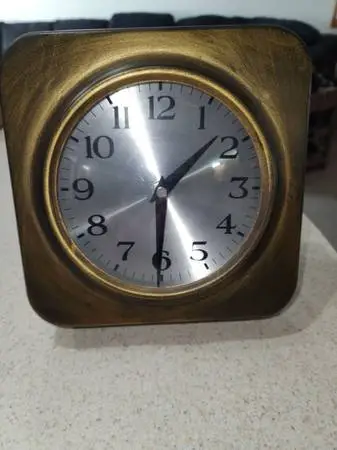Wall/Shelf Clock