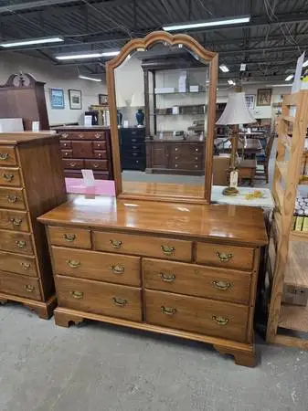 Ethan Allen Seven Drawer Wide Wood Dresser with Mirror #532-8