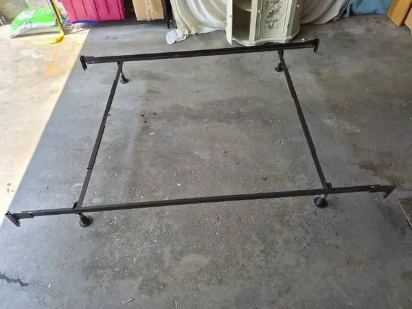 Bed Frame Adjustable Metal Queen to King-Round Floor Saver Feet