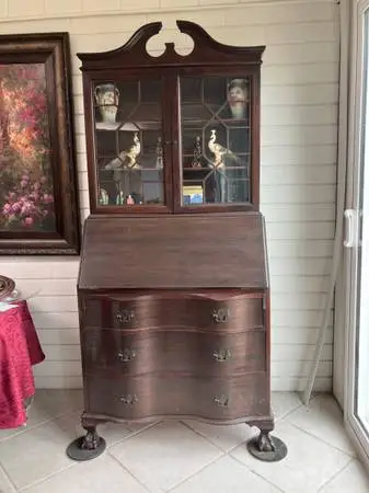 Beautiful Mahogany Secretary Desk with Display Hutch