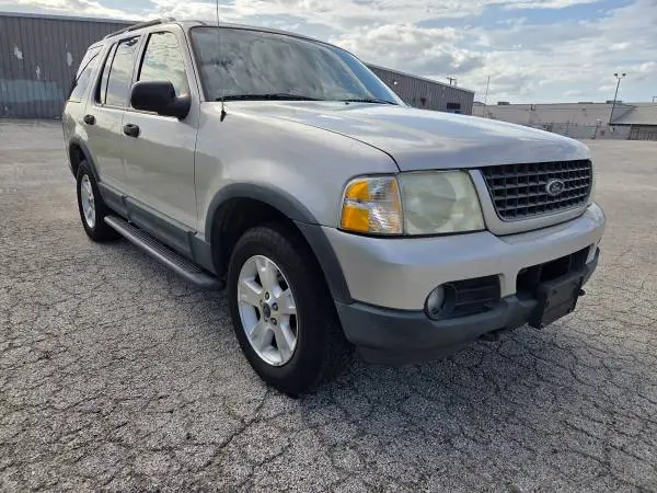 2003 Ford Explorer XLT - 4.0 V6 - Auto - AC - $3250