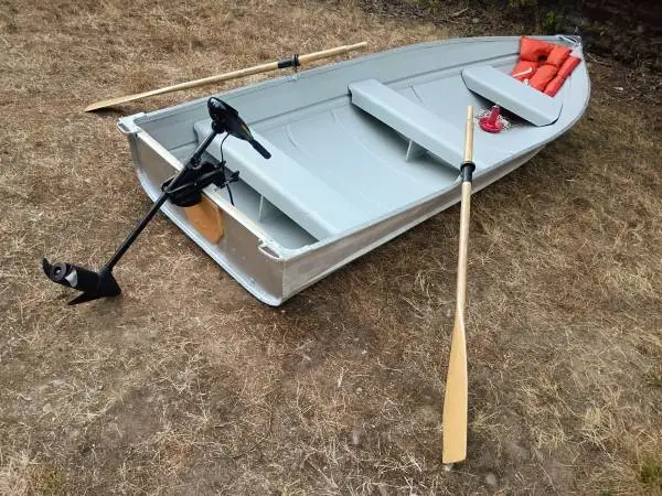 New Lightweight Aluminum Boat w/MotorOarsFullSet EZLoad RoofRack