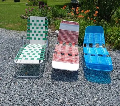 Folding chaise lounge recliner for beach or yard