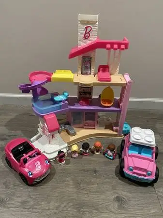 FISHER-PRICE LITTLE PEOPLE BARBIE DREAMHOUSE with JEEP & CAR
