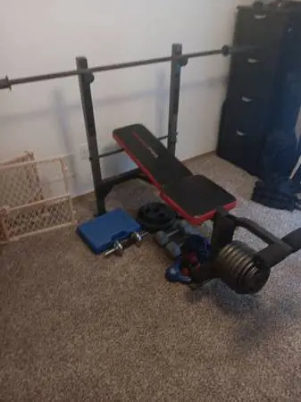Weight bench with weights and bar
