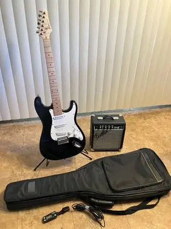 Kona Strat with Fender amp