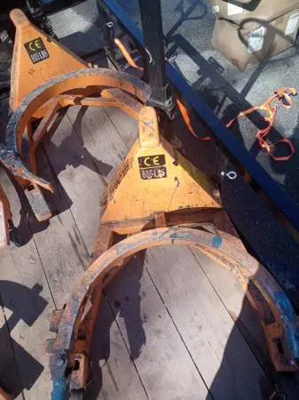 *** Only 1 Left - Global Hydraulic Drum Lifting Jack ***