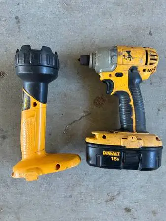 Dewalt drill and flash light