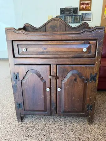 Vintage dry sink