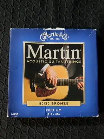 THE MARTIN ACOUSTIC GUITAR STRINGS 80/20 BRONZE