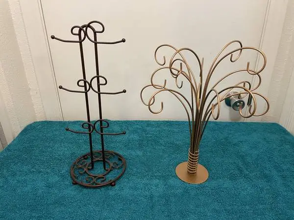 (2) METAL JEWERLY ORGANIZER/DISPLAYS