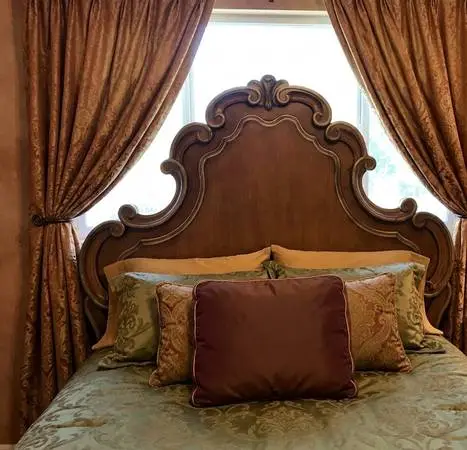 Old World / Tuscan Mediterranean bedroom set - queen bed
